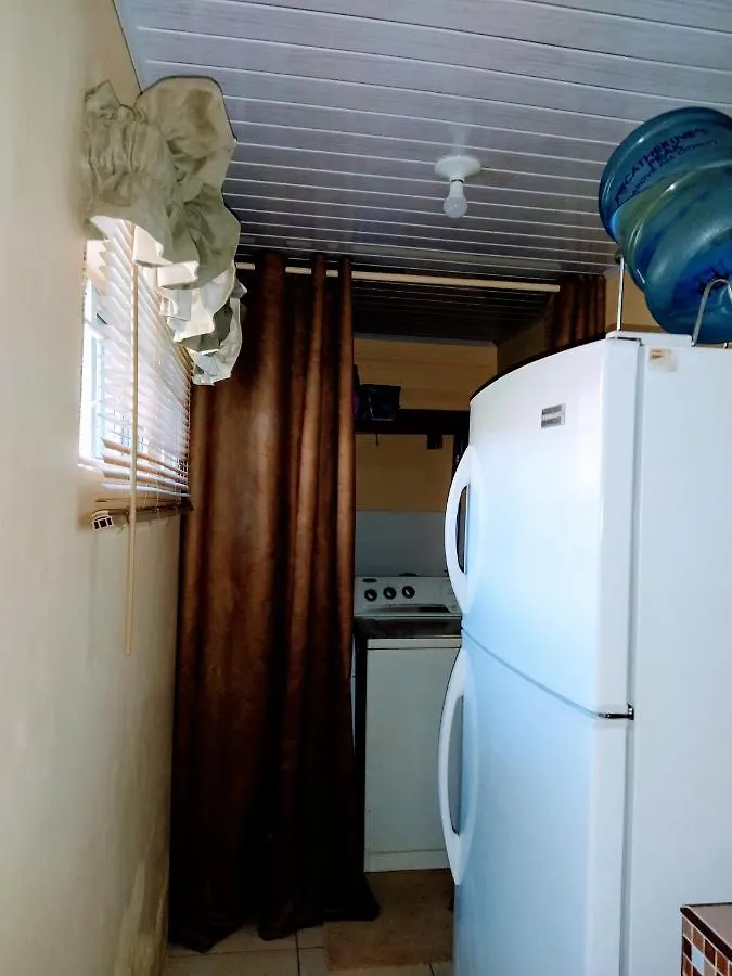 Apartamento Gables Vacation Rentals With Private Gated Parking Onsite Knockpatrick Jamaica