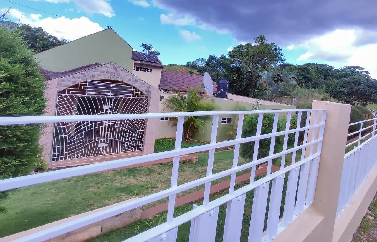 Apartamento Gables Vacation Rentals With Private Gated Parking Onsite Knockpatrick Jamaica