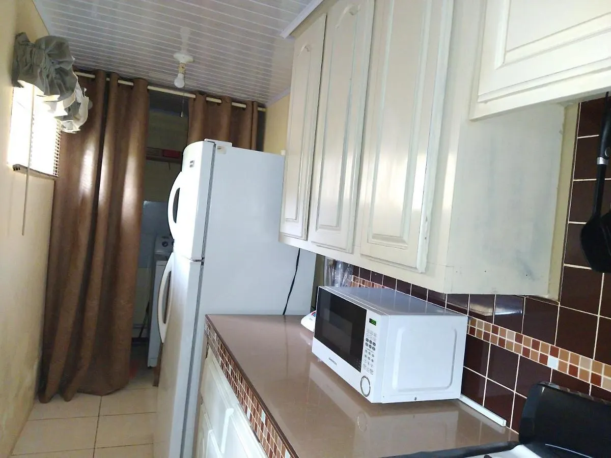 Gables Vacation Rentals With Private Gated Parking Onsite Knockpatrick Jamajka